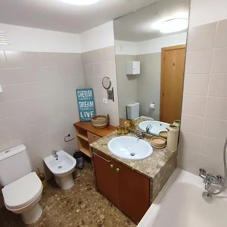Near Airport & Citycenter Free Parking Lissabon