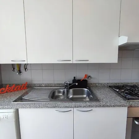 Apartament Near Airport & Citycenter Free Parking