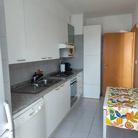 Apartment Near Airport & Citycenter Free Parking *