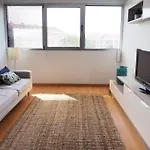 아파트 Near Airport & Citycenter Free Parking *